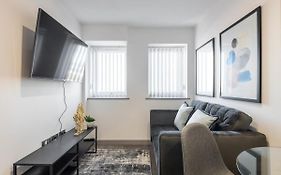 Contemporary 1 Bedroom Apartment In Central Hull