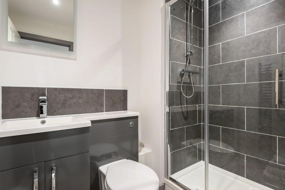 Contemporary 1 Bedroom Apartment In Central Hull Kingston upon Hull Exterior photo