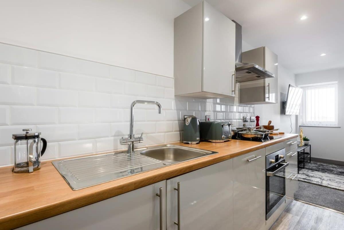Contemporary 1 Bedroom Apartment In Central Hull Kingston upon Hull Exterior photo