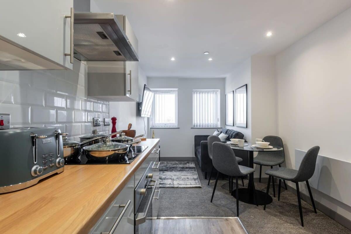 Contemporary 1 Bedroom Apartment In Central Hull Kingston upon Hull Exterior photo
